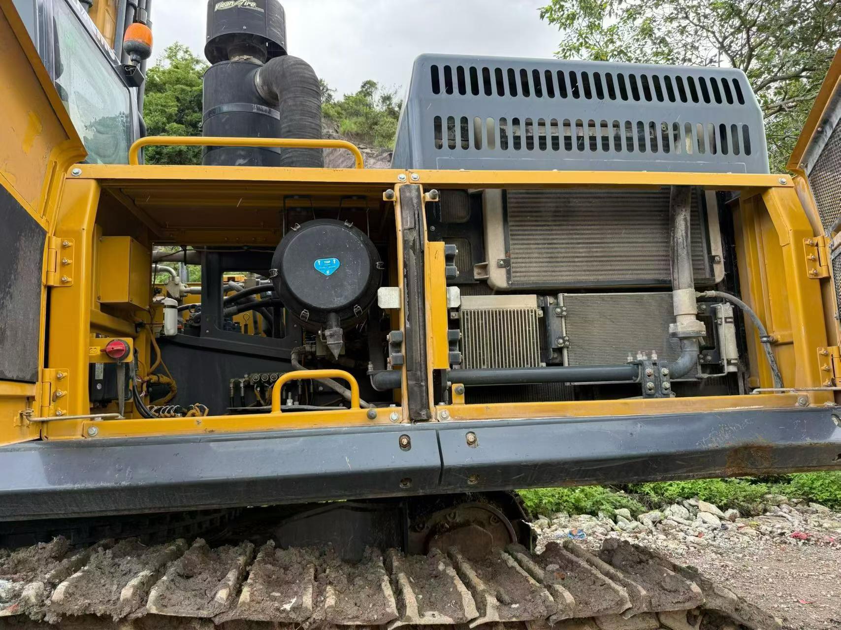 Compre Escavadeira XCMG XE550DK Usada / 4