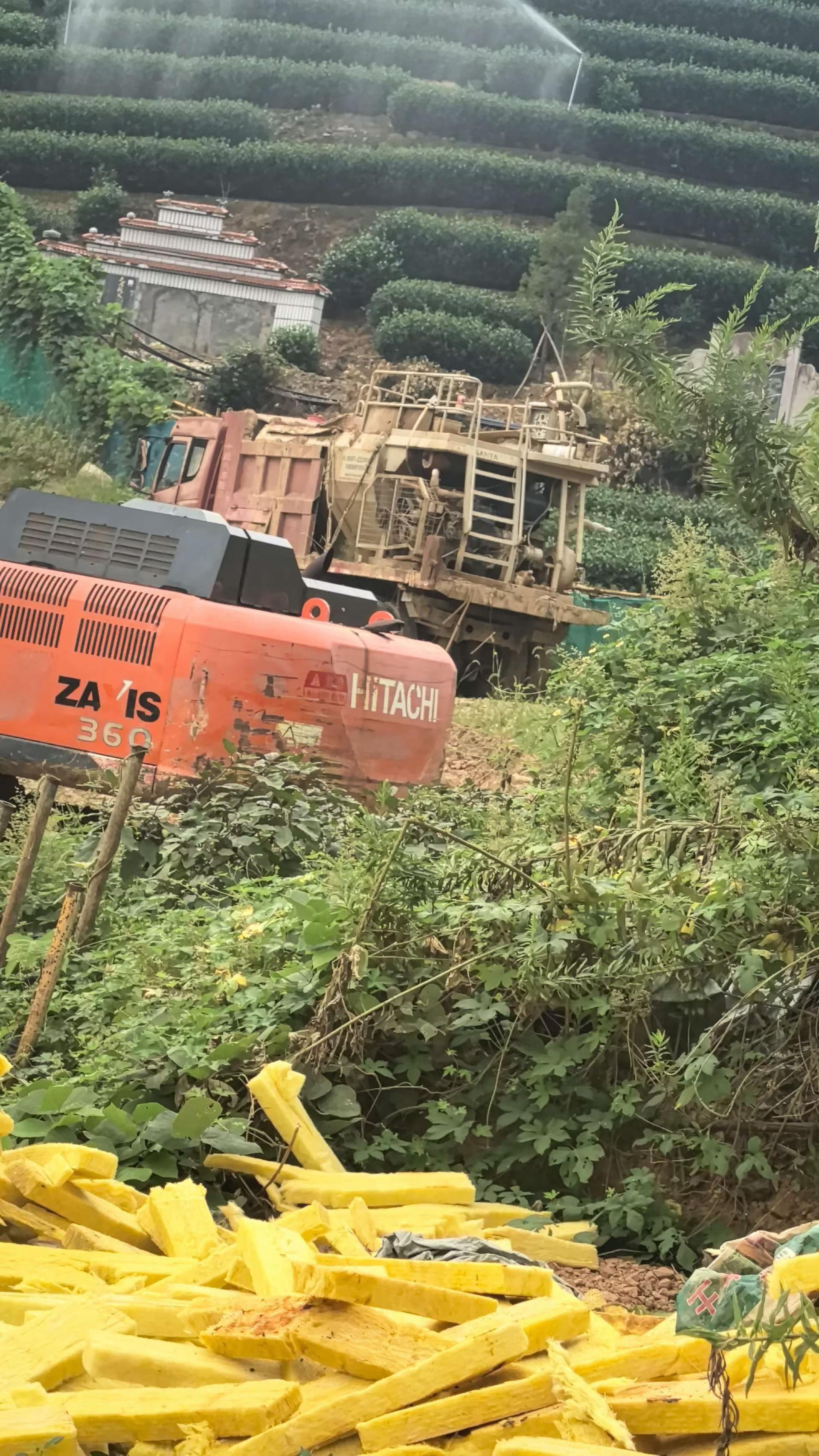 Купить Подержанный Экскаватор Hitachi EX330 / 4