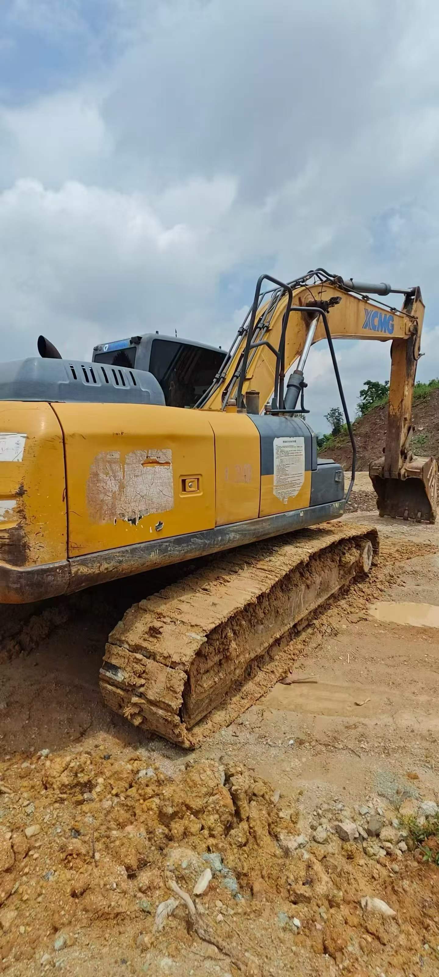 Compre Escavadeira XCMG XE200DA Usada / 2