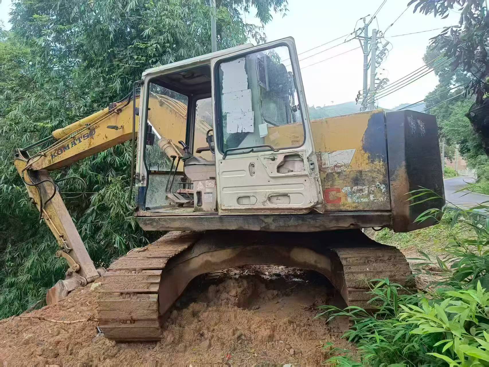 Compre Excavadora Komatsu PC120-5 Usada / 5
