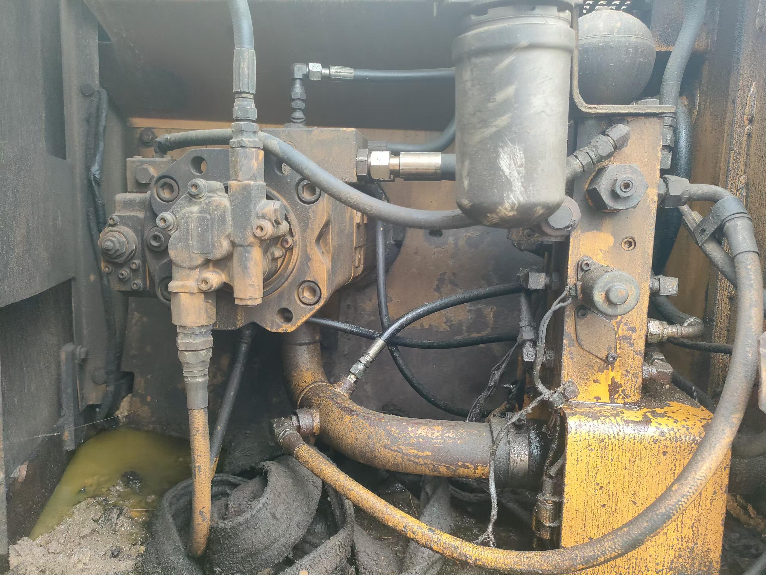 Compre Escavadeira Caterpillar 312V2 Usada / 2 Compre Escavadeira Caterpillar 312V2 Usada / 2