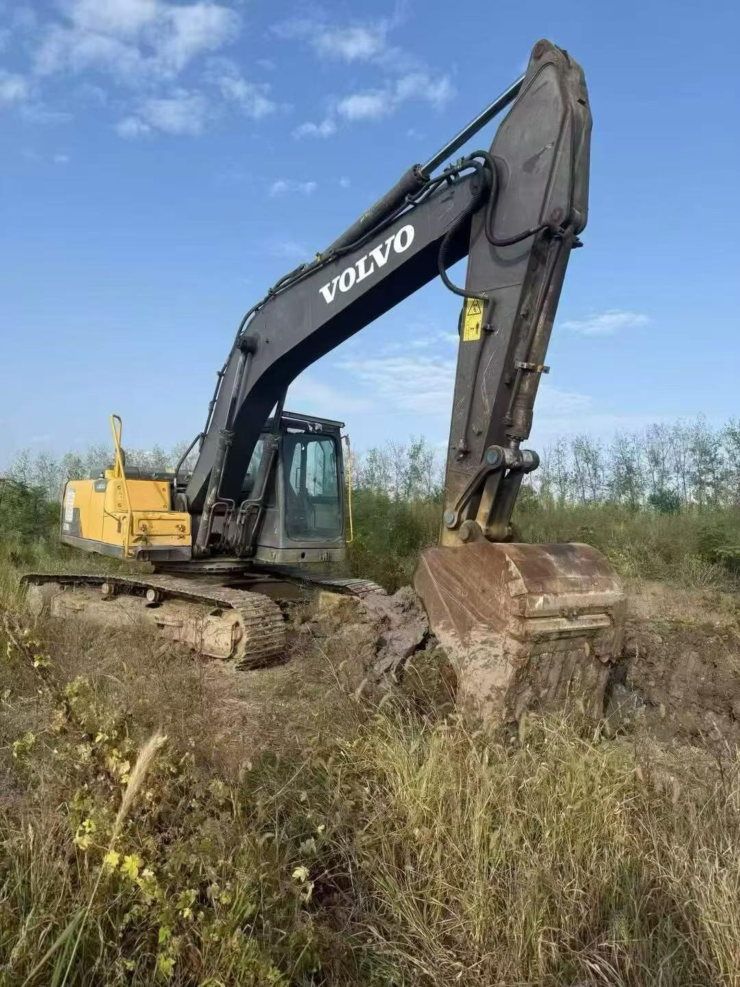 شراء Volvo EC210B مستعمل حفارة