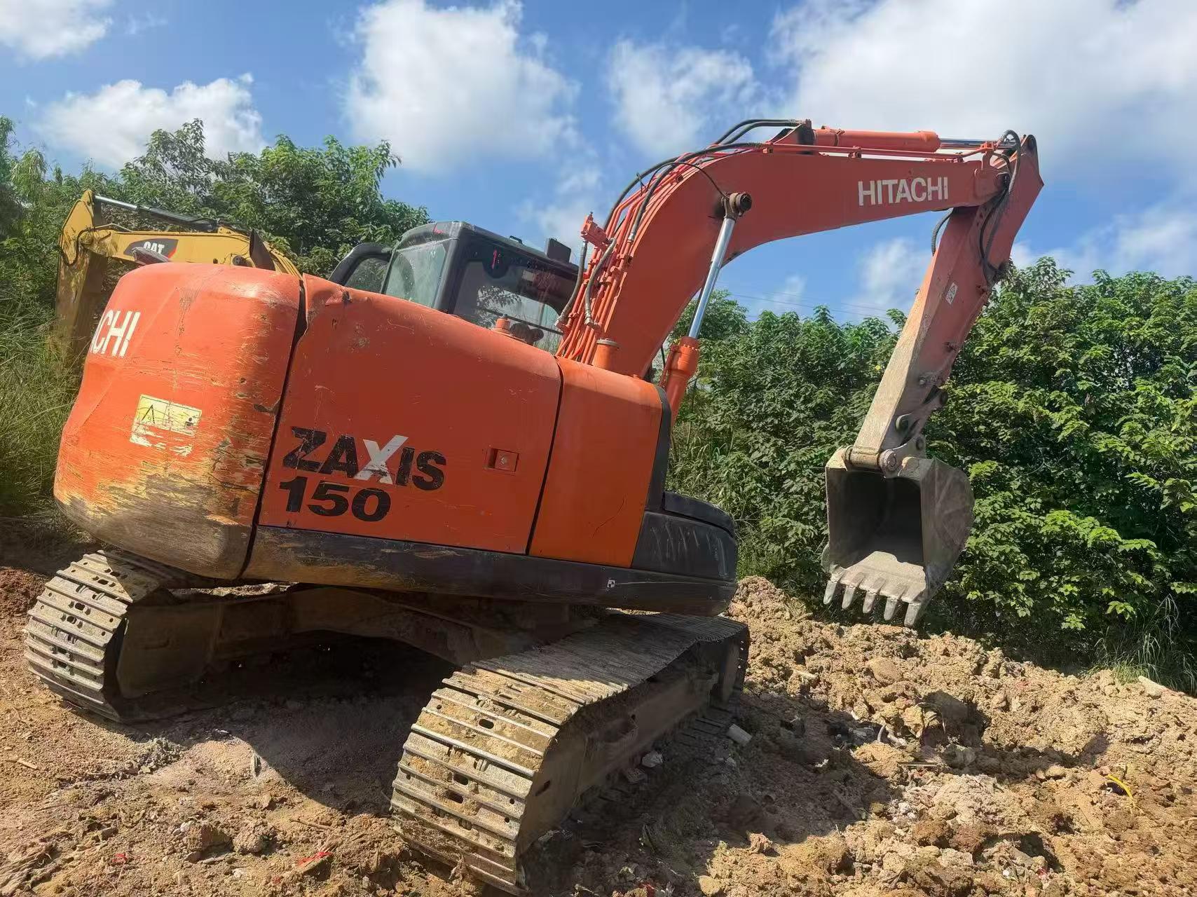 شراء حفارة Hitachi EX130 مستعملة / 2