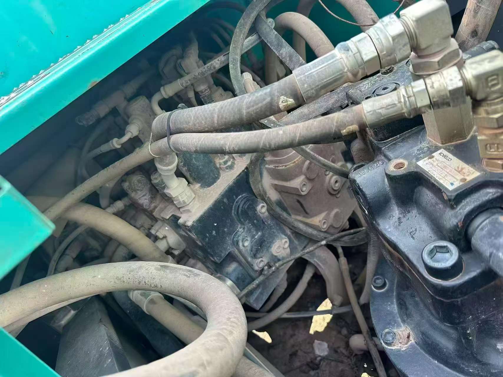 Compre Escavadeira Kobelco SK210 Usada / 2