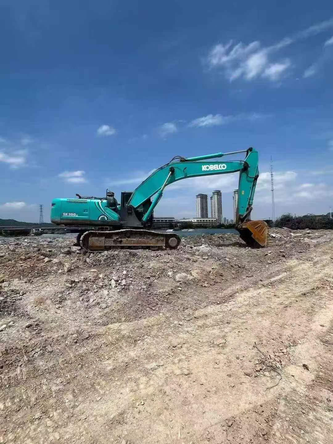 Buy Kobelco SK330-10 Used Excavator