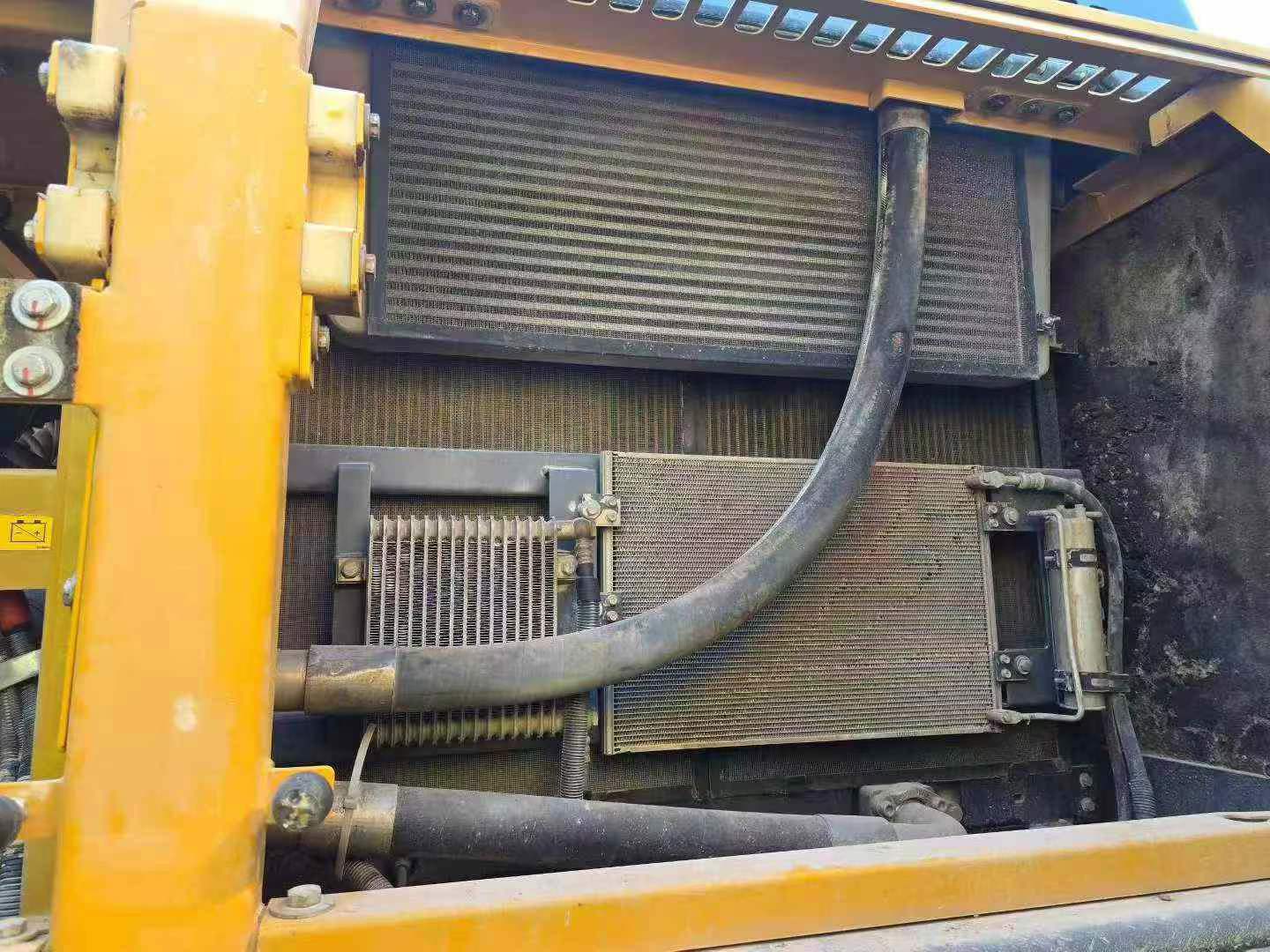 Compre Excavadora XCMG XE400DK Usada / 4