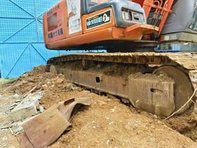 Buy Hitachi EX130H-5 Used Excavator / 3 Buy Hitachi EX130H-5 Used Excavator / 3