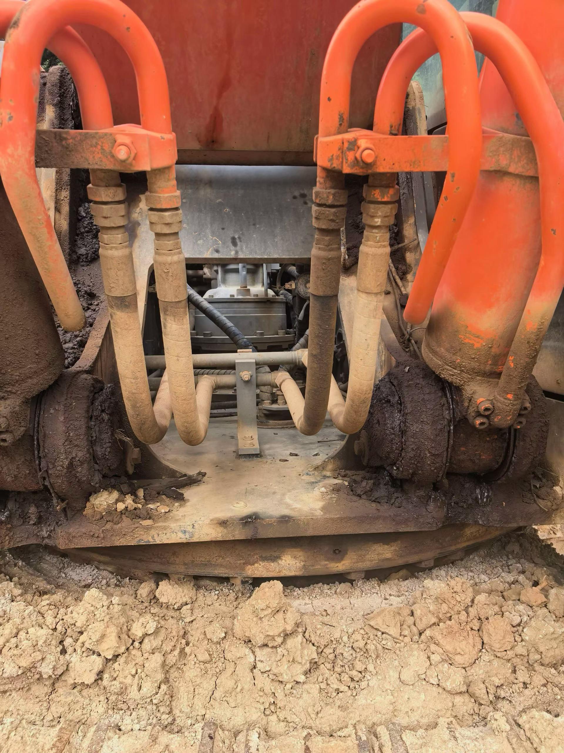 Купить Подержанный Экскаватор Hitachi EX330 / 8