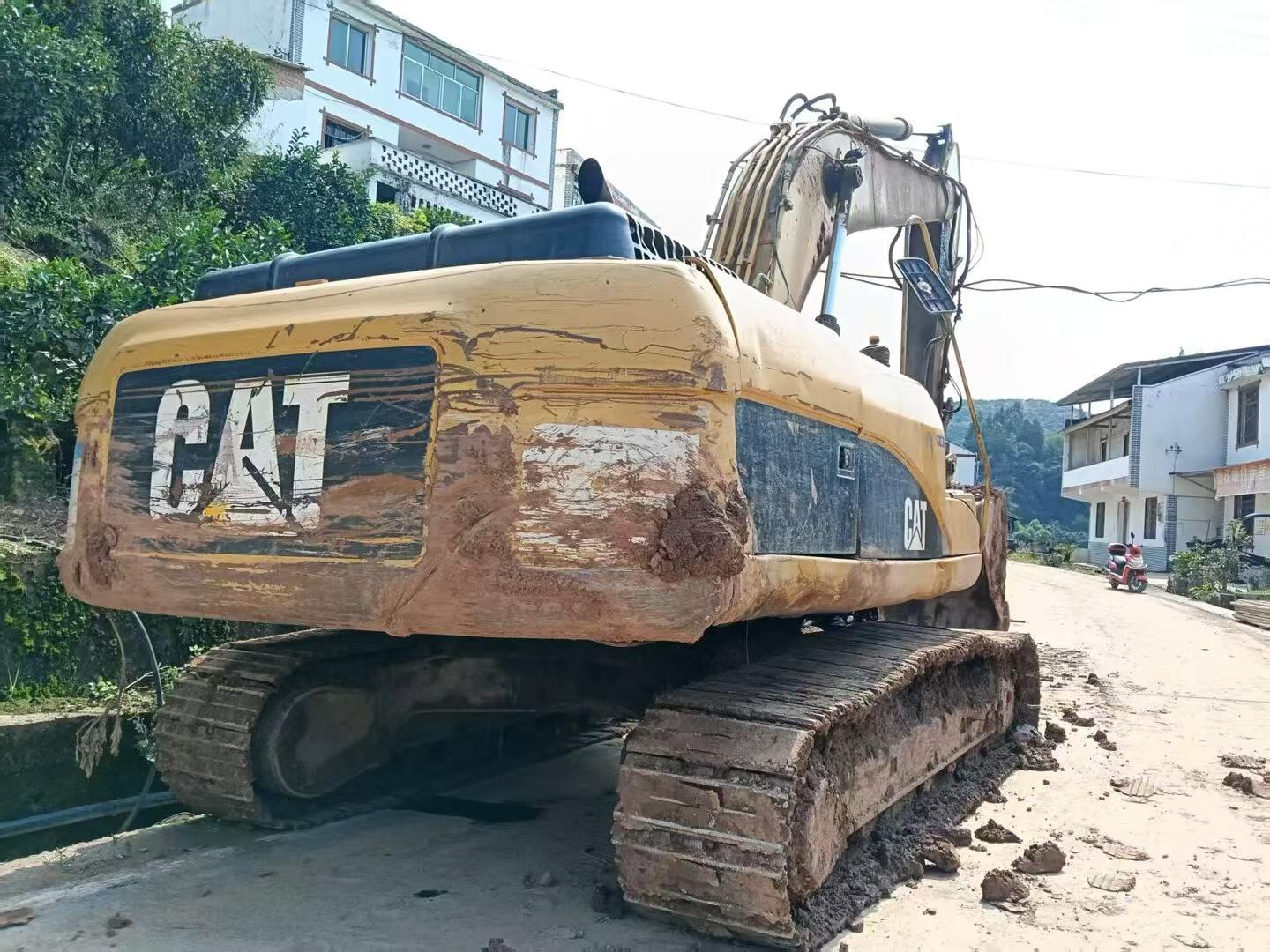 شراء Caterpillar 324D مستعمل حفارة