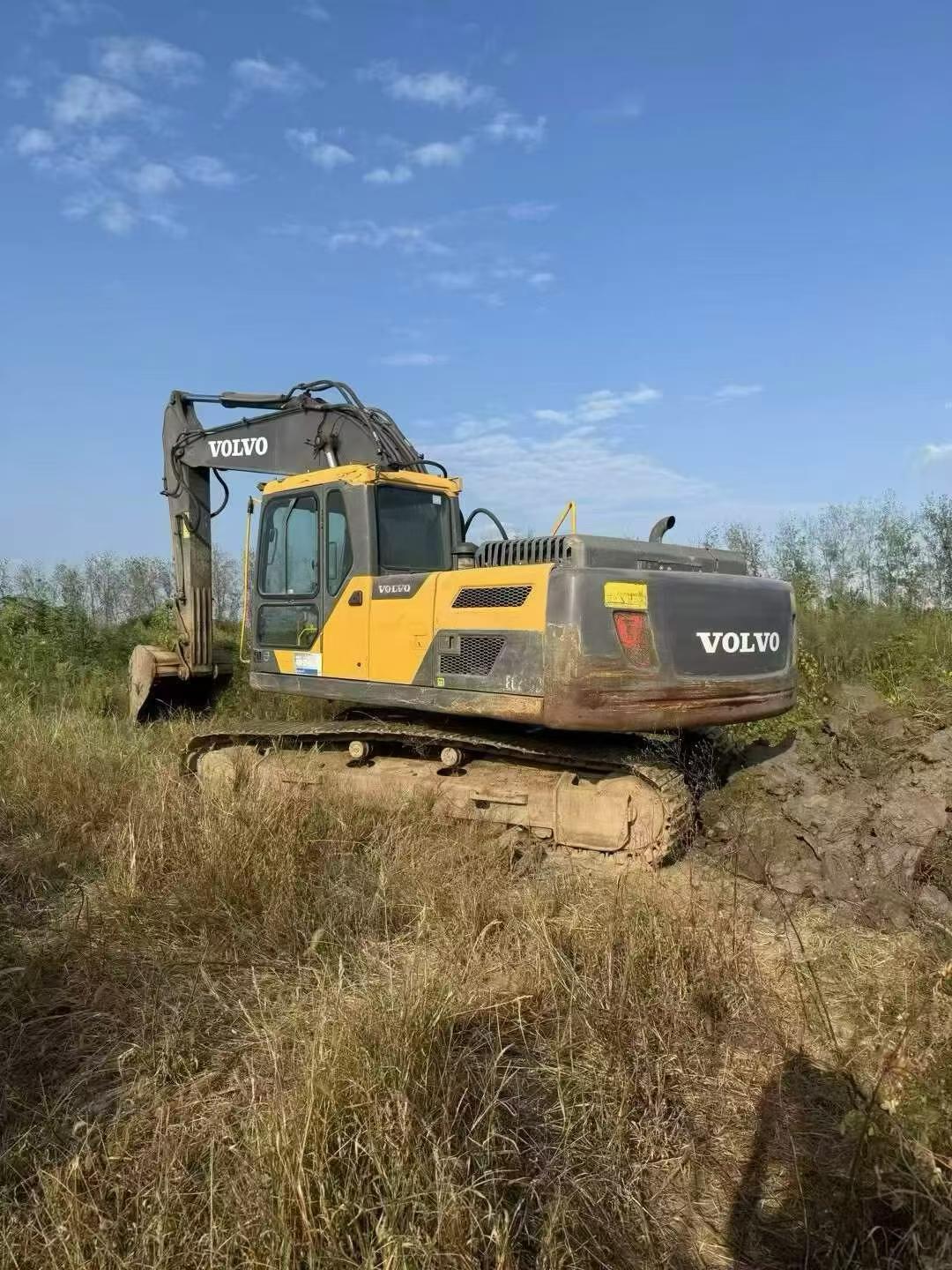 Купить Подержанный Экскаватор Volvo EC210B / 2