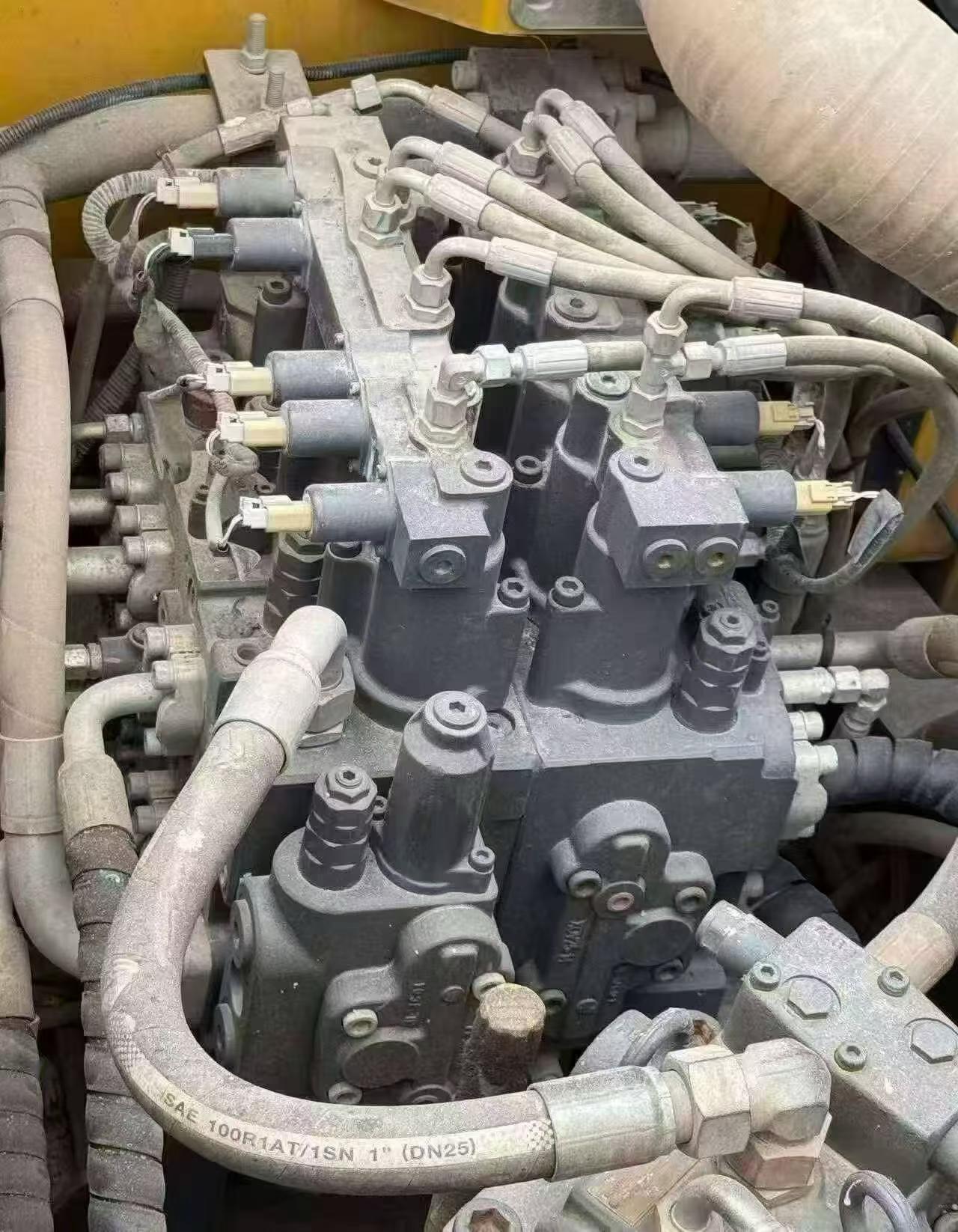 شراء حفارة XCMG XE200GH مستعملة / 8