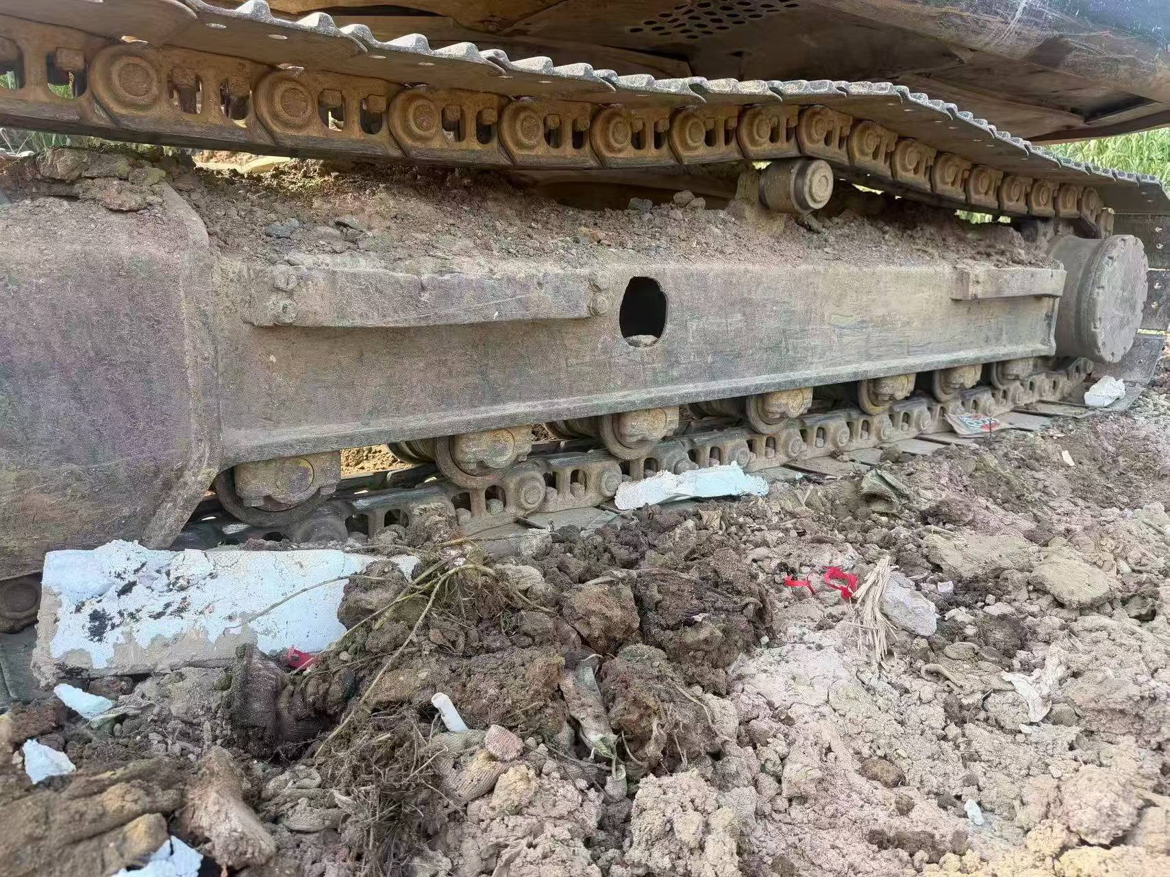 شراء حفارة Hitachi EX130 مستعملة / 8