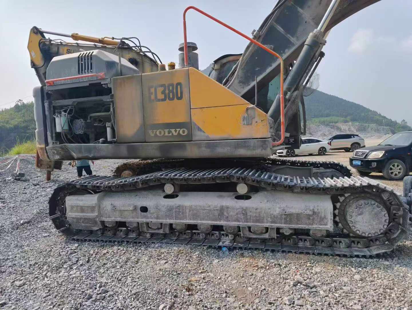 Купить Подержанный Экскаватор Volvo EC380D / 3