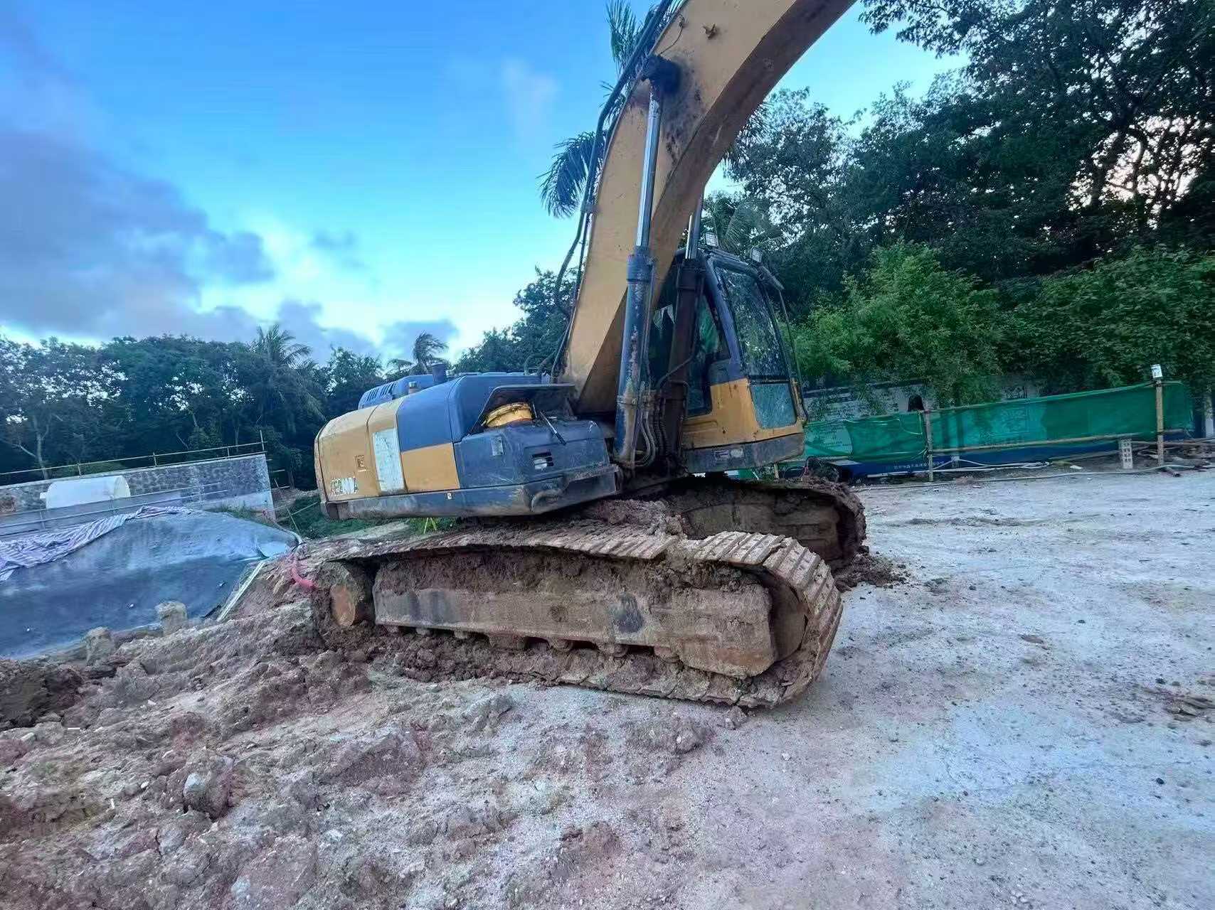 Comprar XCMG XE200D Usado Escavadeira