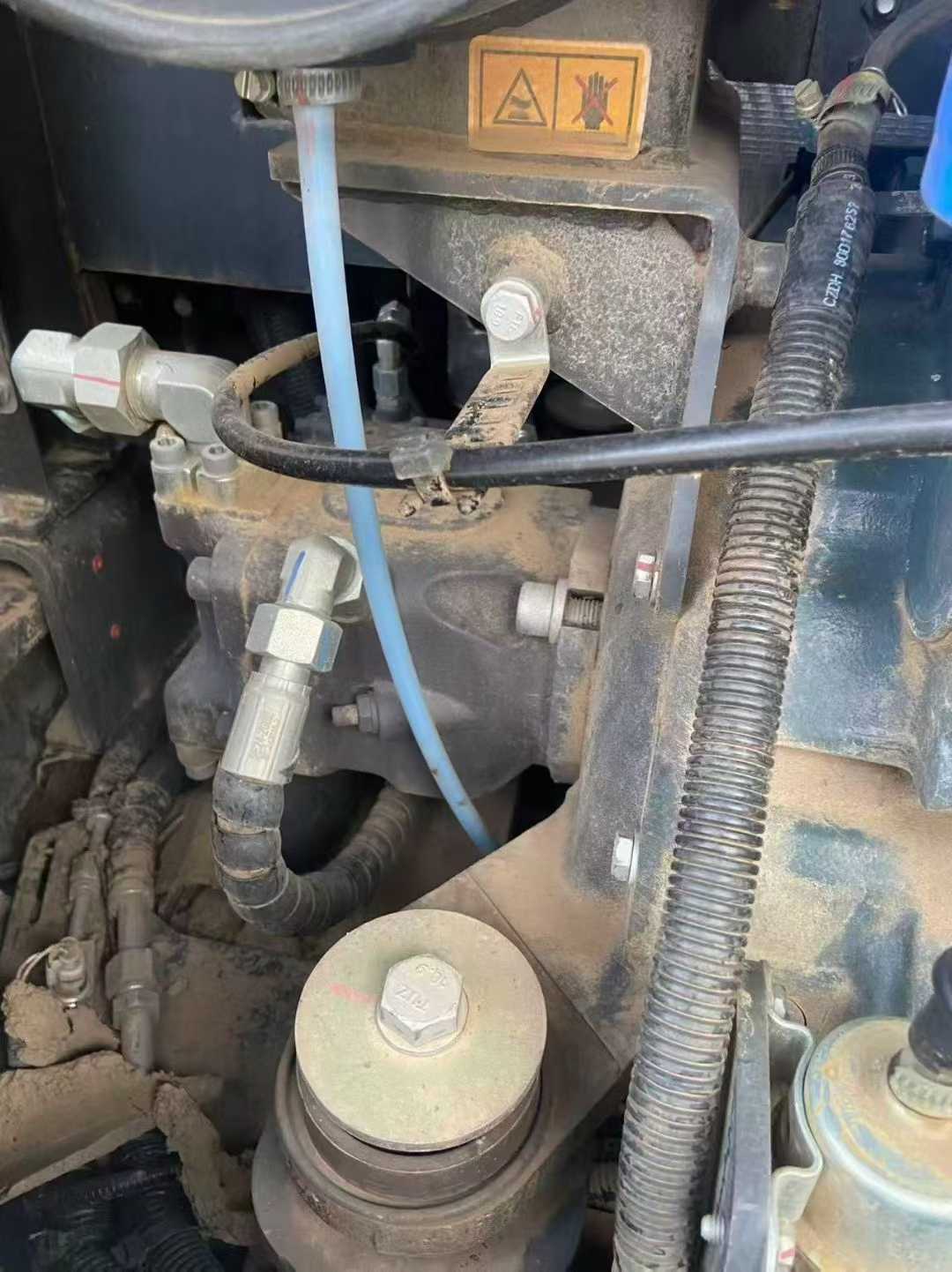 Compre Escavadeira XCMG XE60 Usada / 5