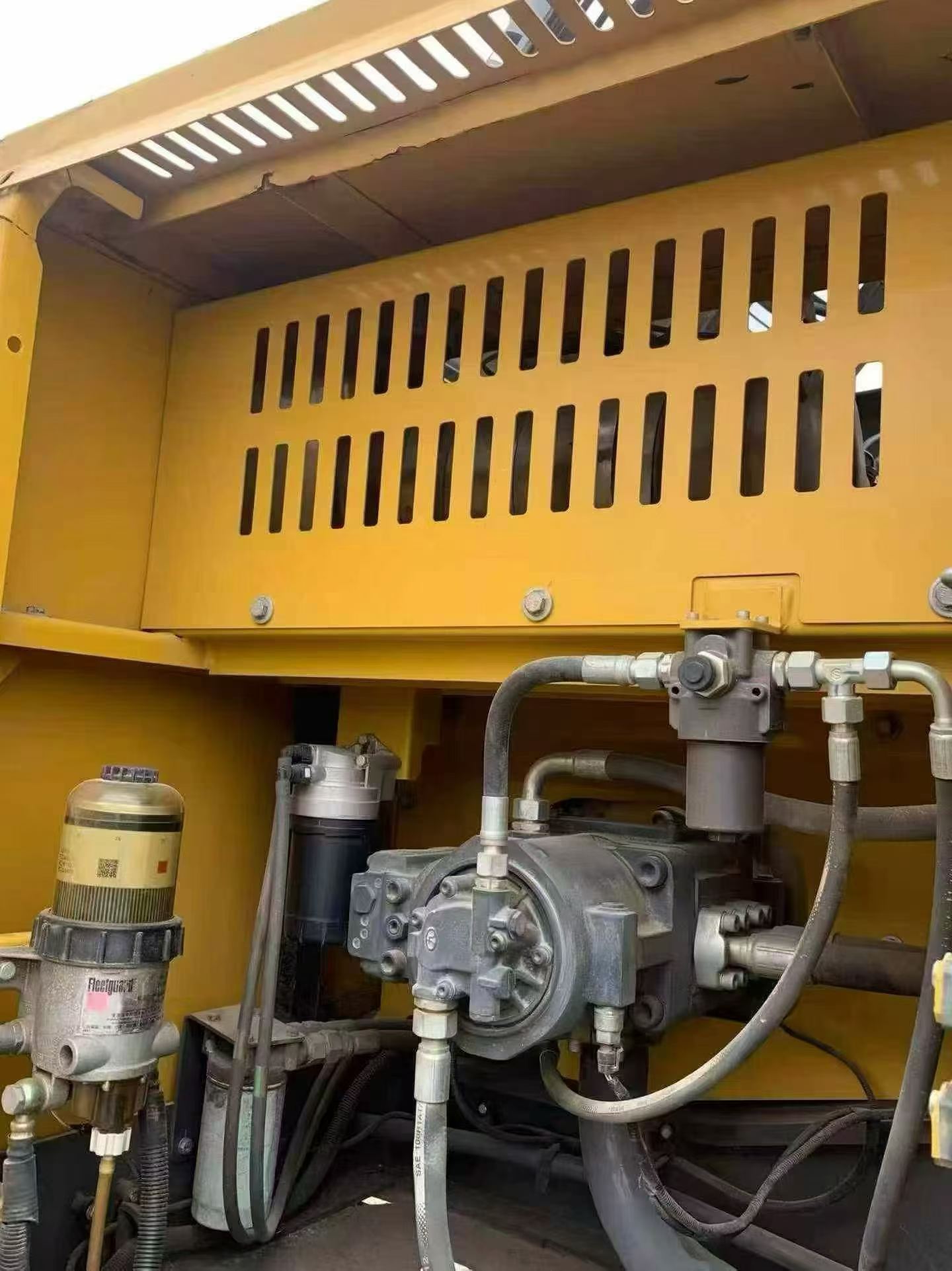 شراء حفارة XCMG XE200GH مستعملة / 3