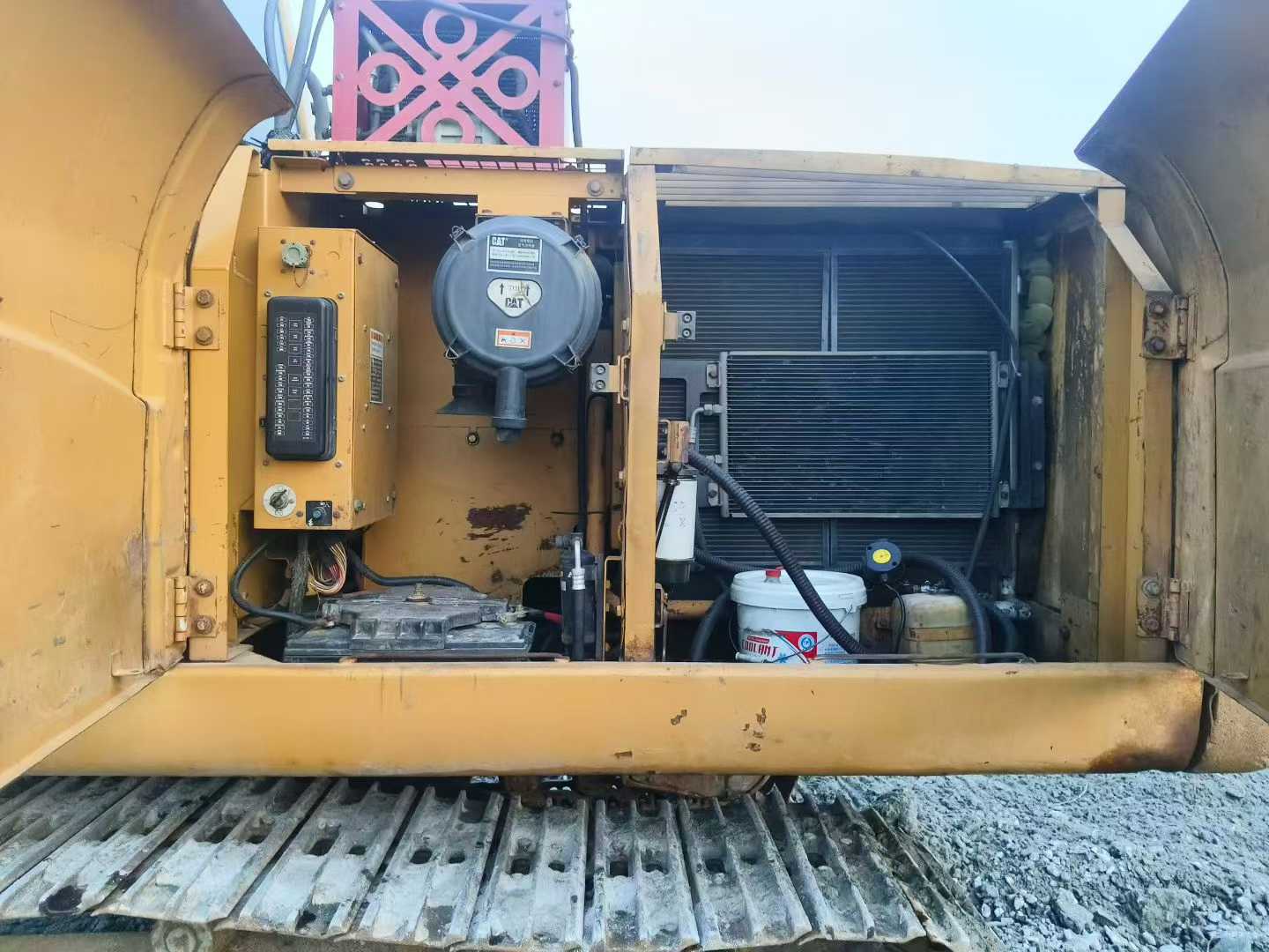 Compre Excavadora Caterpillar 320C Usada / 4