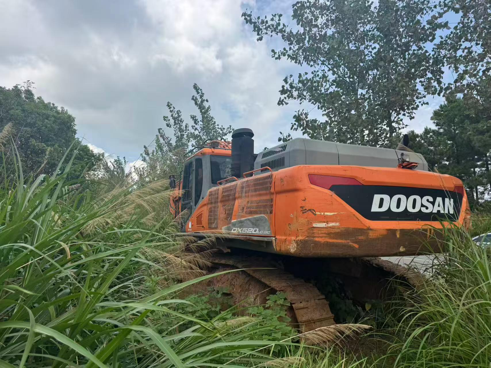 Compre Excavadora Doosan DH500 Usada / 3