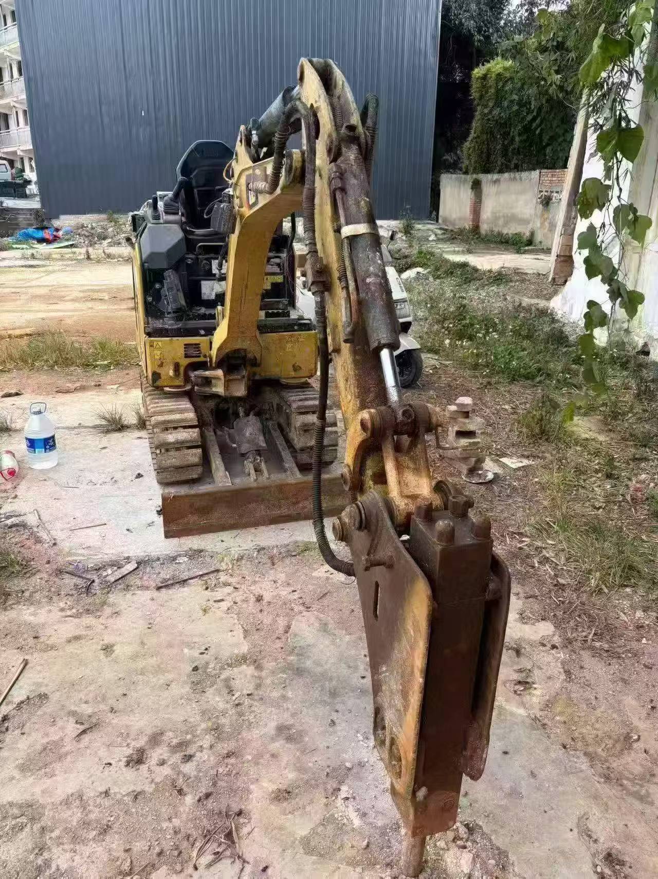 Compre Excavadora Caterpillar 301.4C Usada / 3