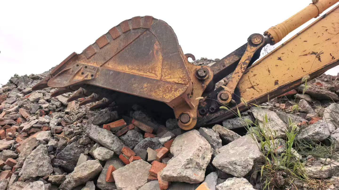 Купить Подержанный Экскаватор Komatsu PC210 / 4