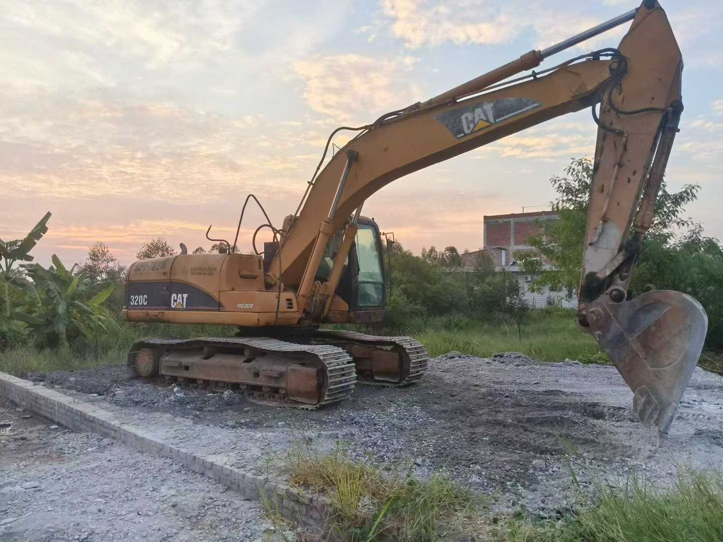 Compre Excavadora Caterpillar 320C Usada / 6