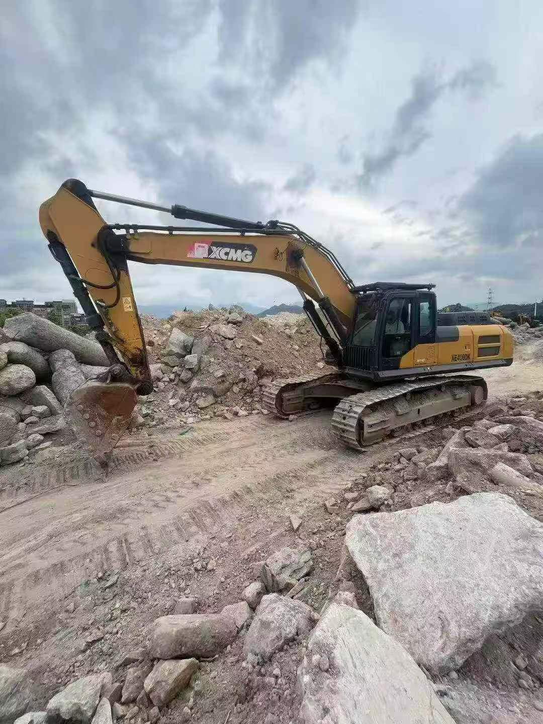 Compre Excavadora XCMG XE400DK Usada / 4