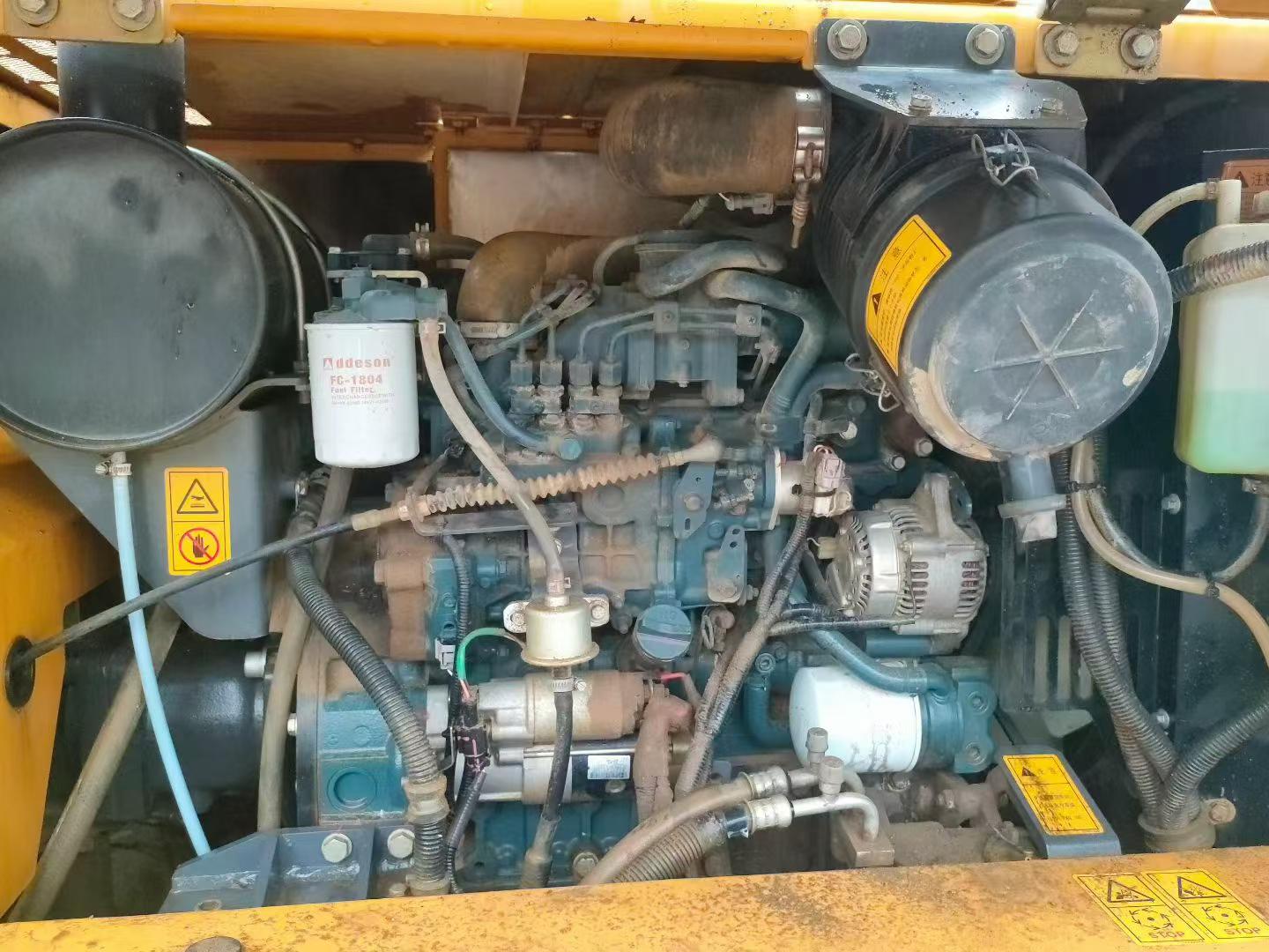 Compre Excavadora XCMG XE75C Usada / 3