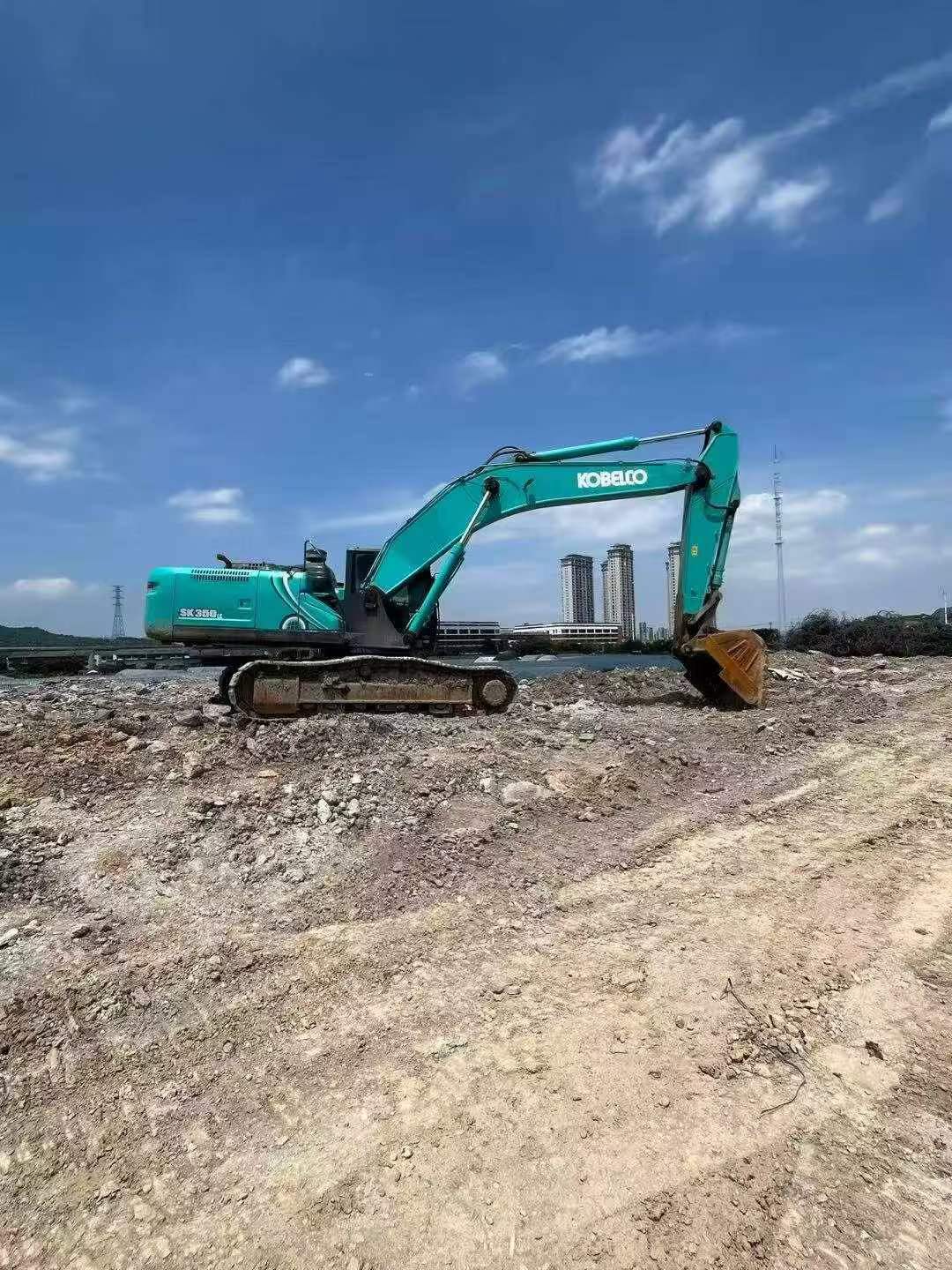 Buy Kobelco SK330-10 Used Excavator