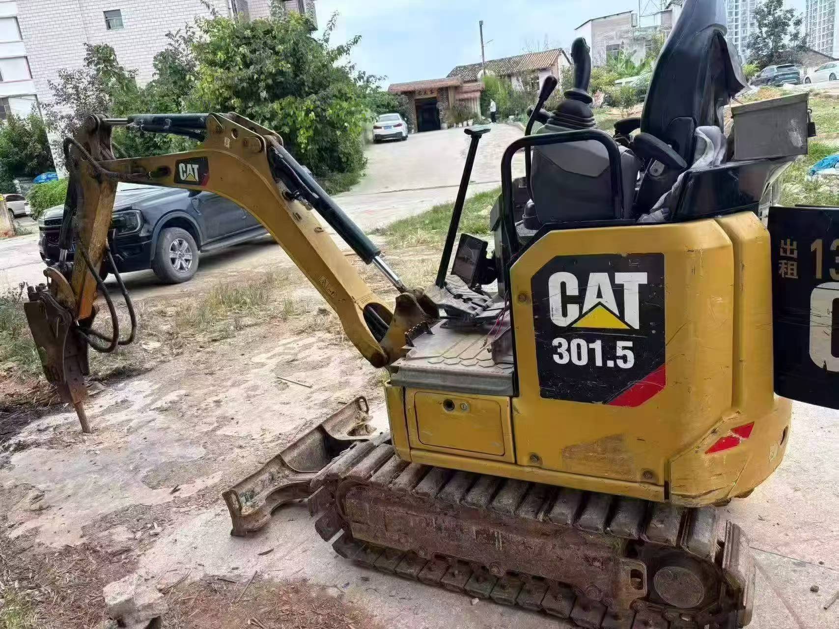 Compre Excavadora Caterpillar 301.4C Usada / 2