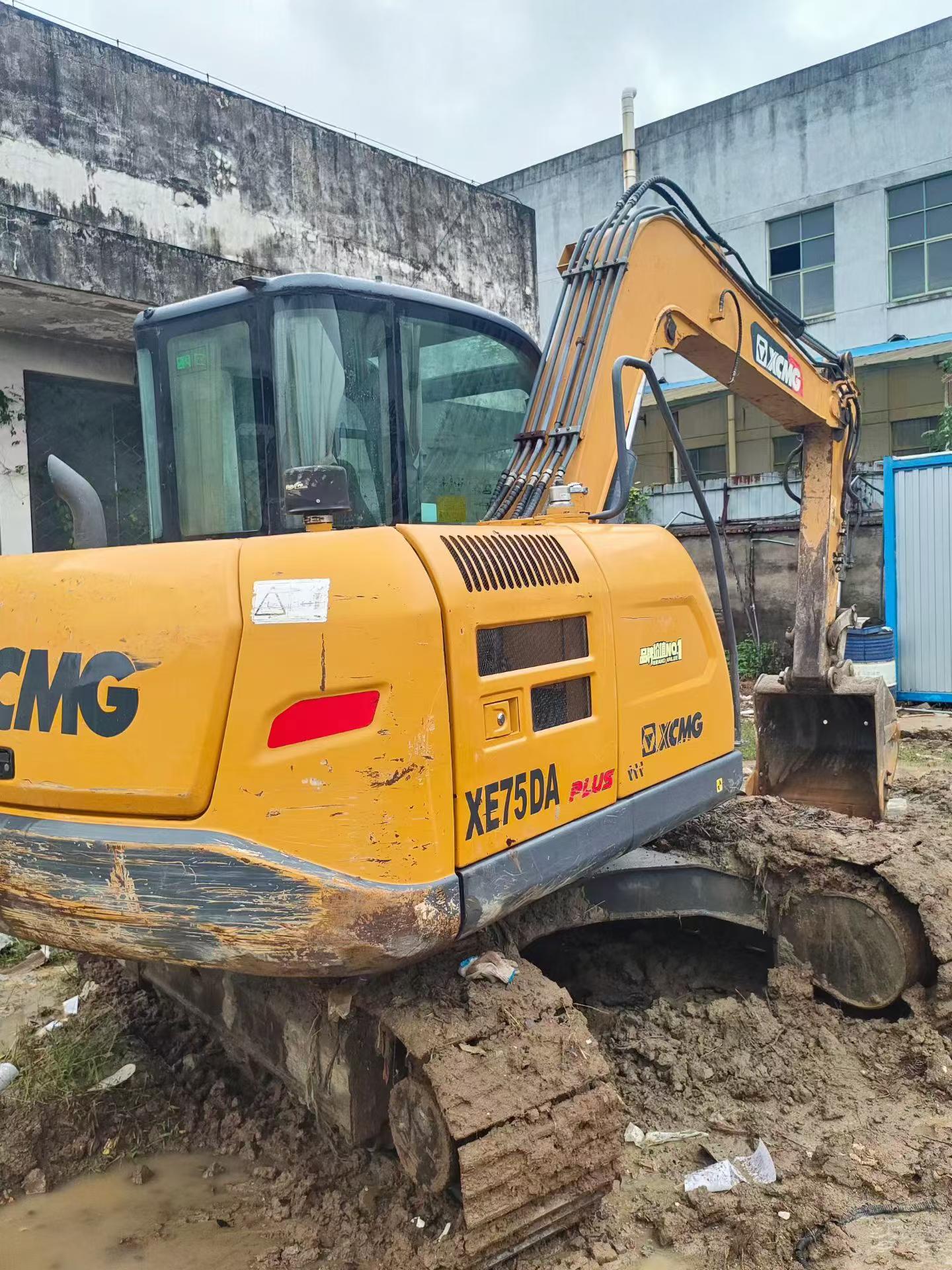 شراء XCMG XE75C مستعمل حفارة