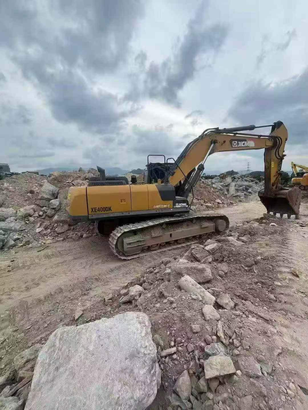 Compre Excavadora XCMG XE400DK Usada / 5