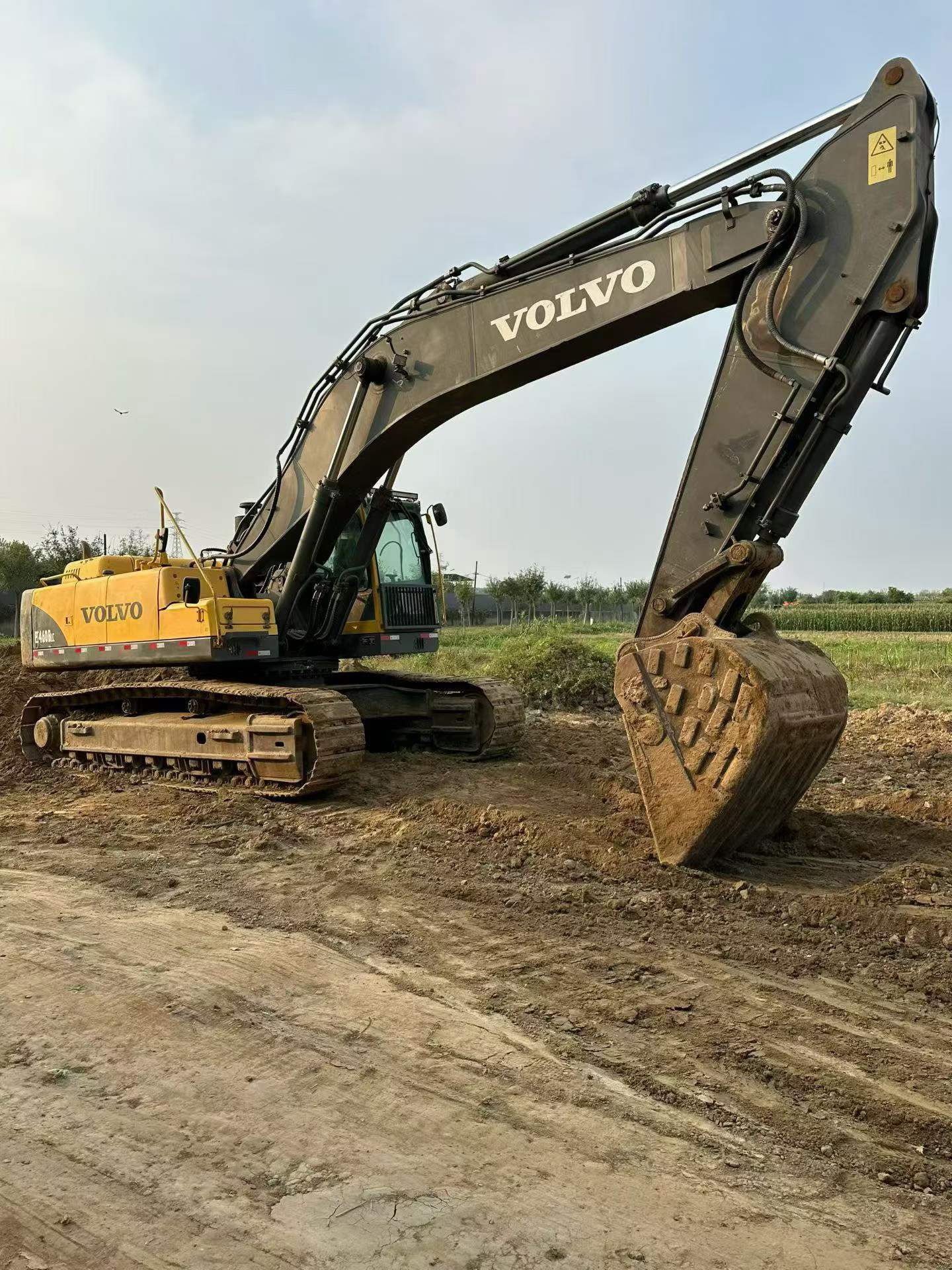 Compre Excavadora Volvo EC460 Usada / 5