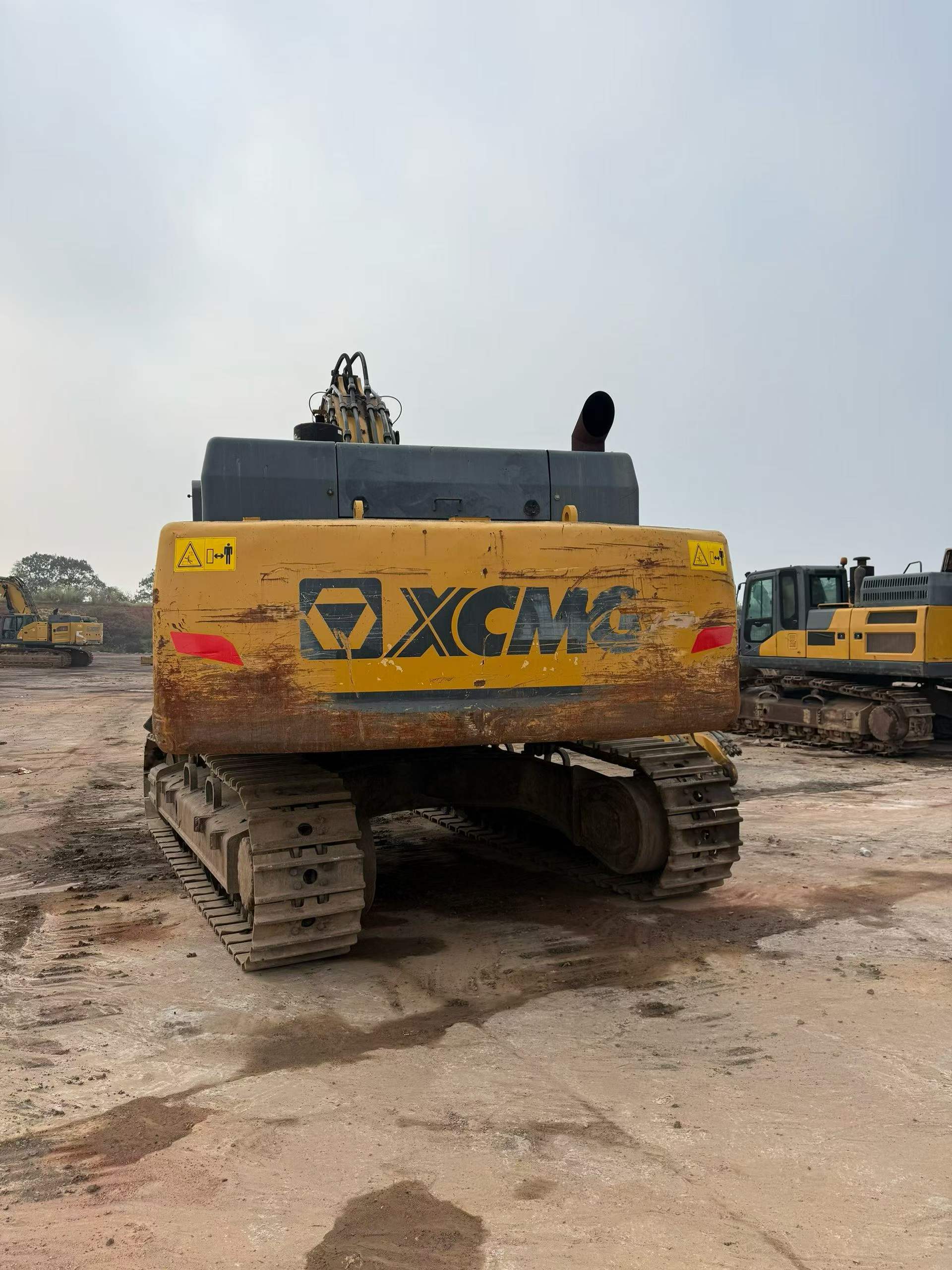 Compre Escavadeira XCMG XE550DK Usada / 4