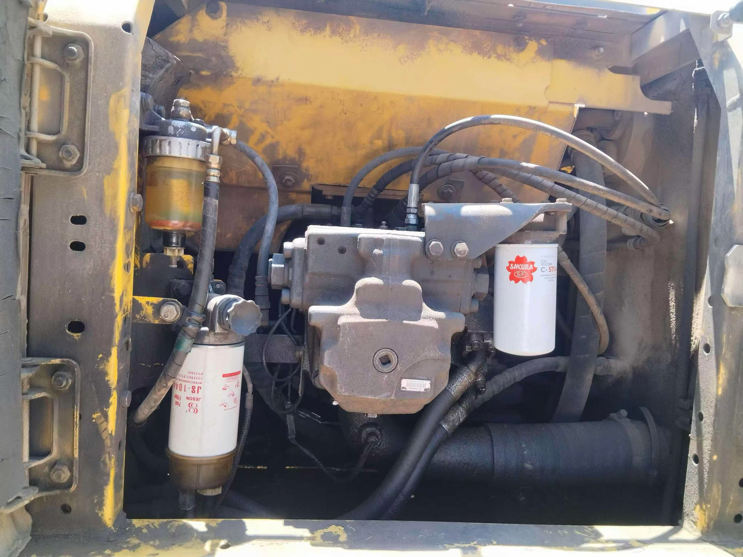 Купить Подержанный Экскаватор Komatsu PC200 / 4