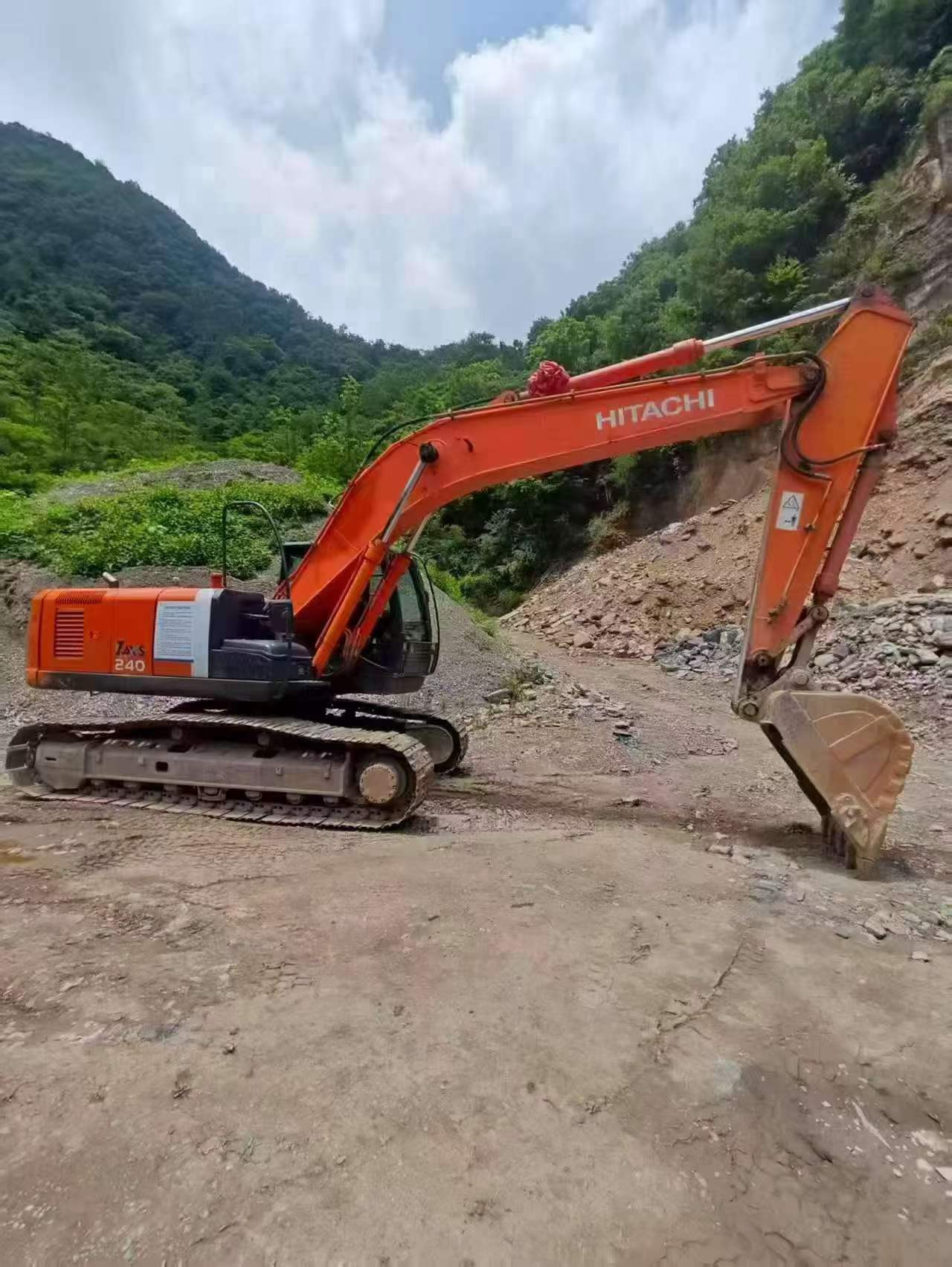 شراء Hitachi EX210-5 مستعمل حفارة