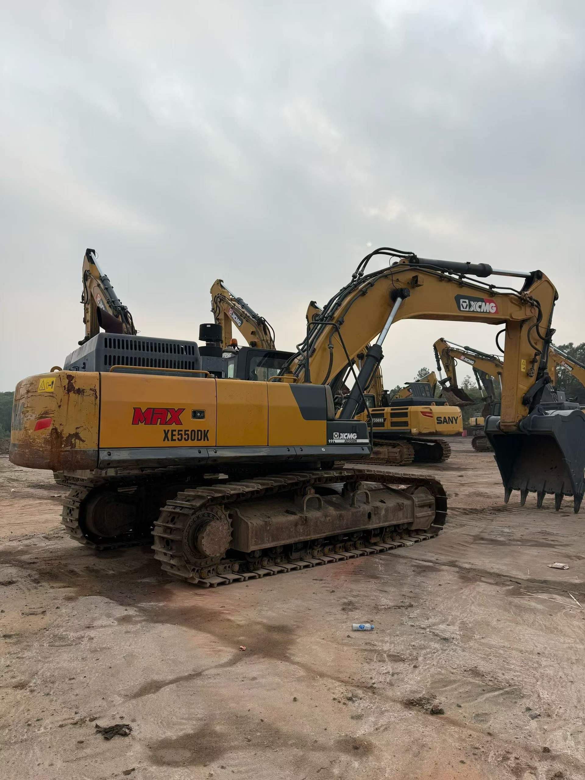 Comprar XCMG XE550DK Usado Escavadeira