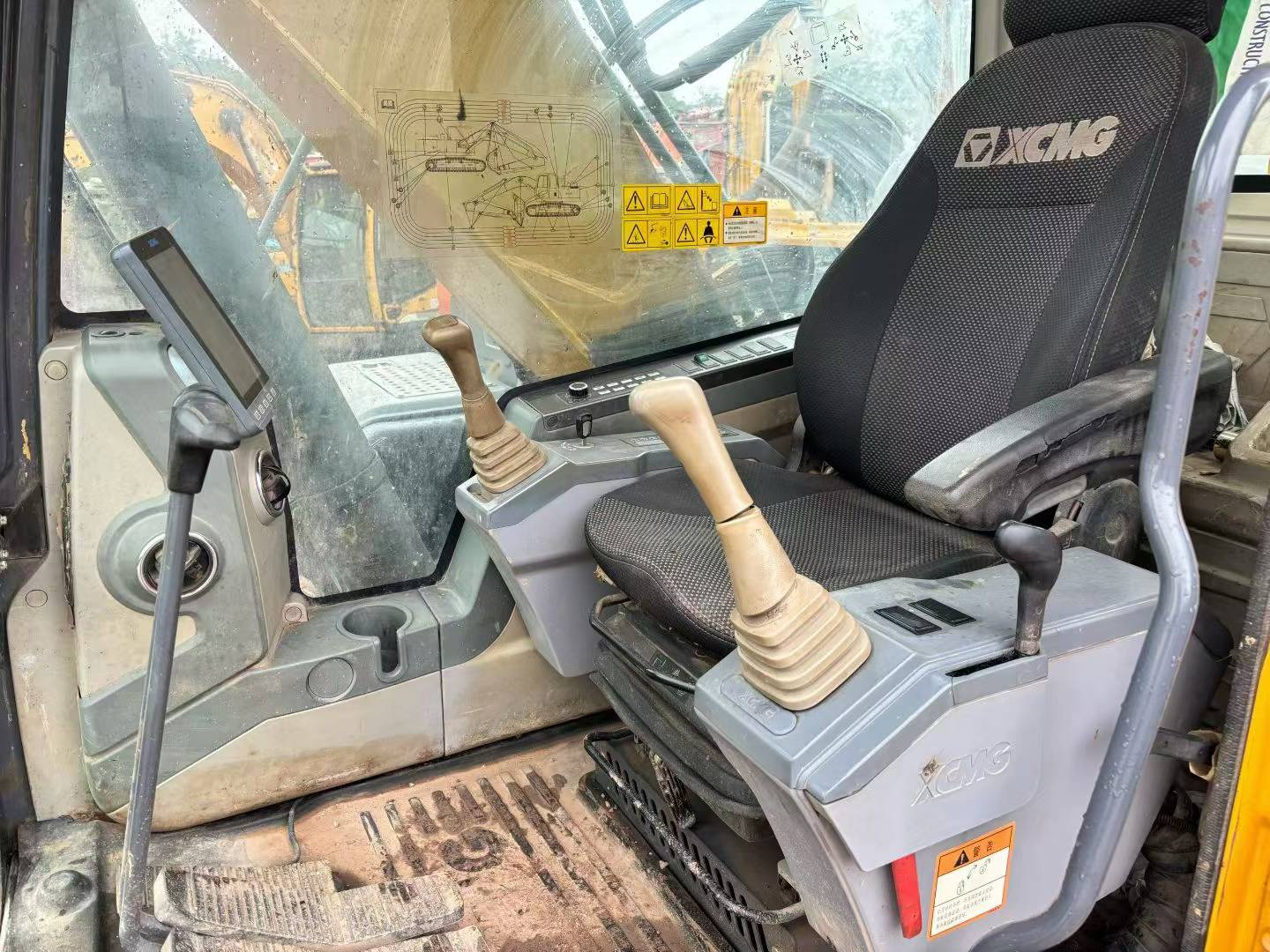 Compre Excavadora XCMG XE200 Usada / 6