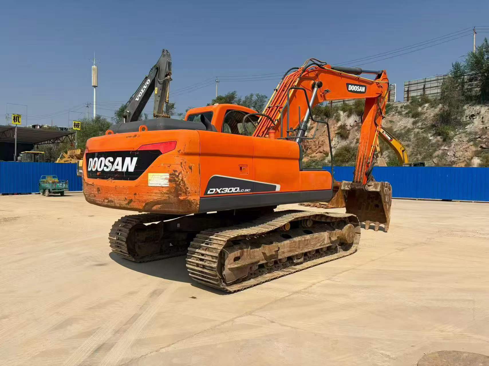 Compre Escavadeira Doosan DH215-7 Usada / 4