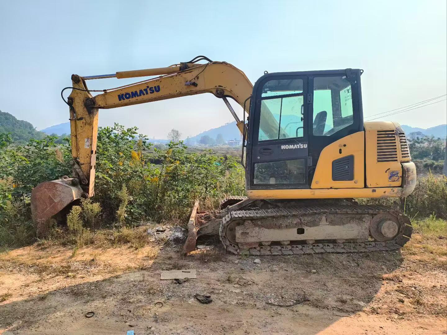 Compre Excavadora Komatsu PC70-8 Usada / 4