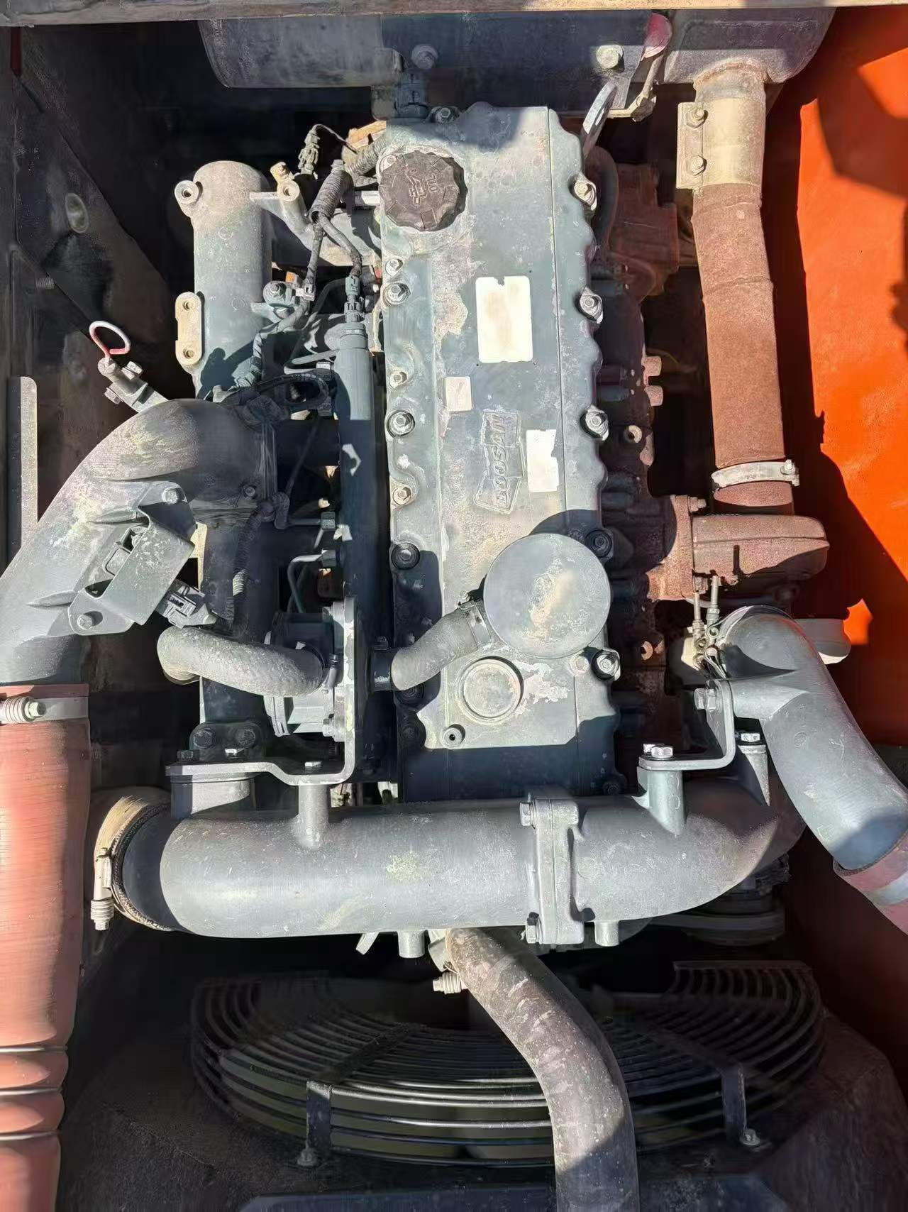 Compre Escavadeira Doosan DH215-7 Usada / 8