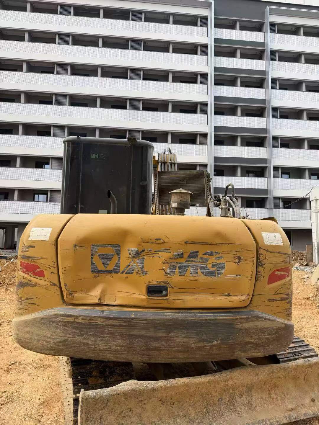 شراء حفارة XCMG XE75C مستعملة / 2
