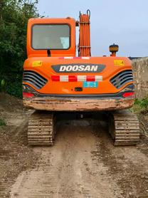 Compre Escavadeira Doosan DX75 Usada / 2 Compre Escavadeira Doosan DX75 Usada / 2
