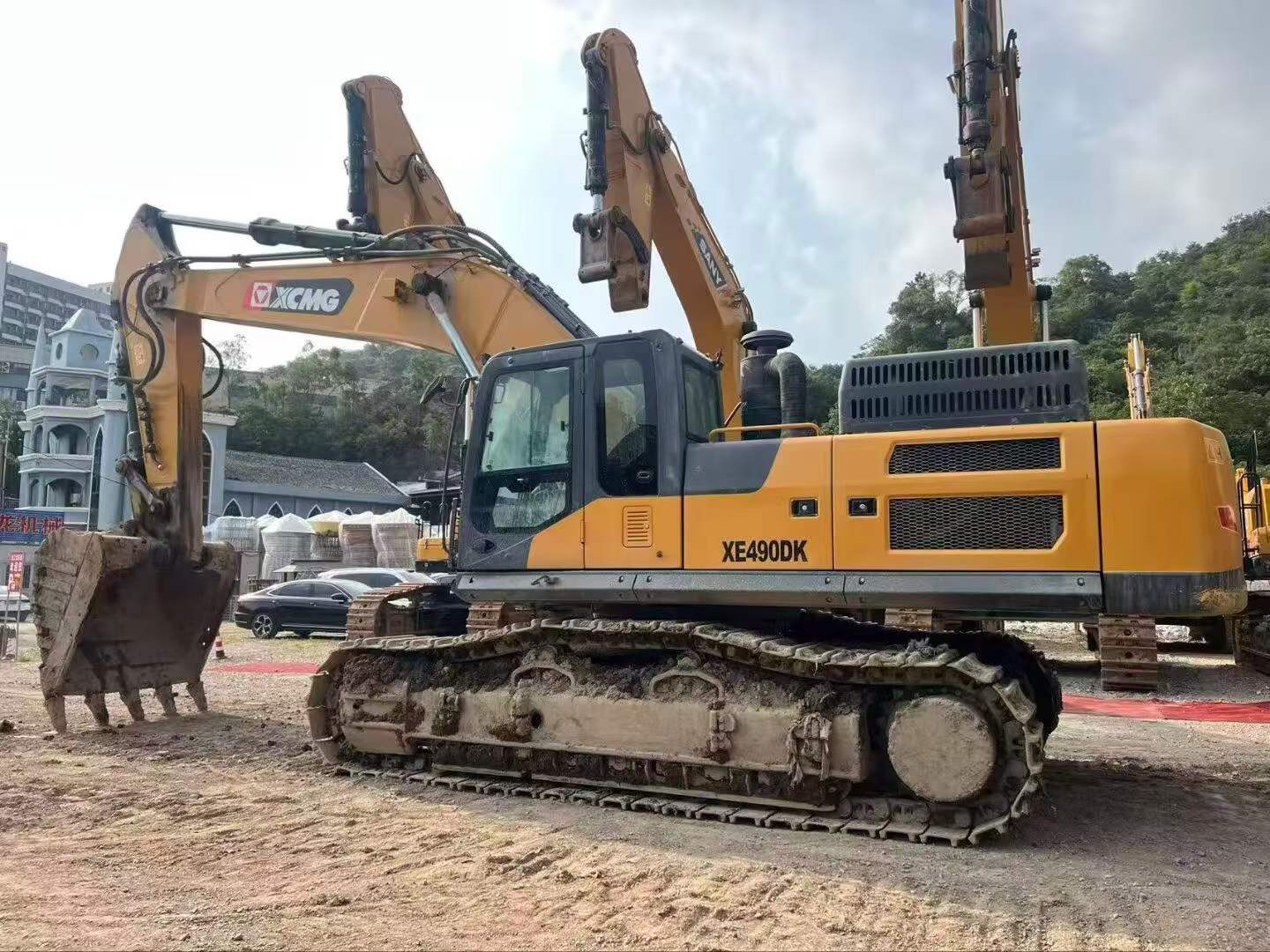 Compre Escavadeira XCMG XE490D Usada / 2