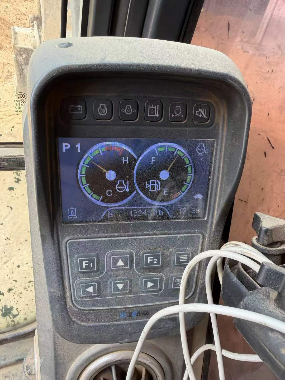 شراء حفارة XCMG XE75C مستعملة / 4