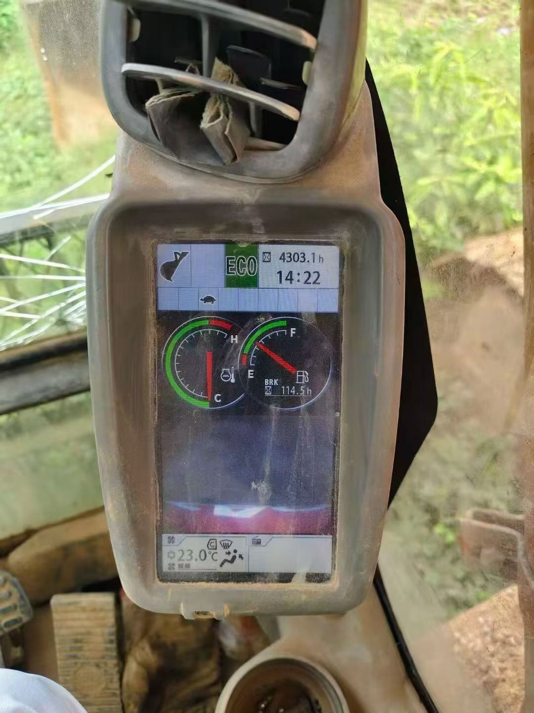 شراء حفارة Hitachi ZX8-2 مستعملة / 9