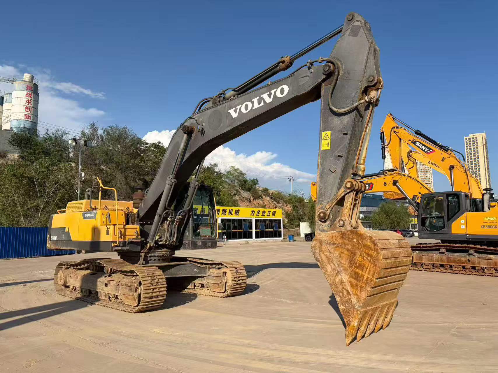Купить Подержанный Экскаватор Volvo L350F / 3