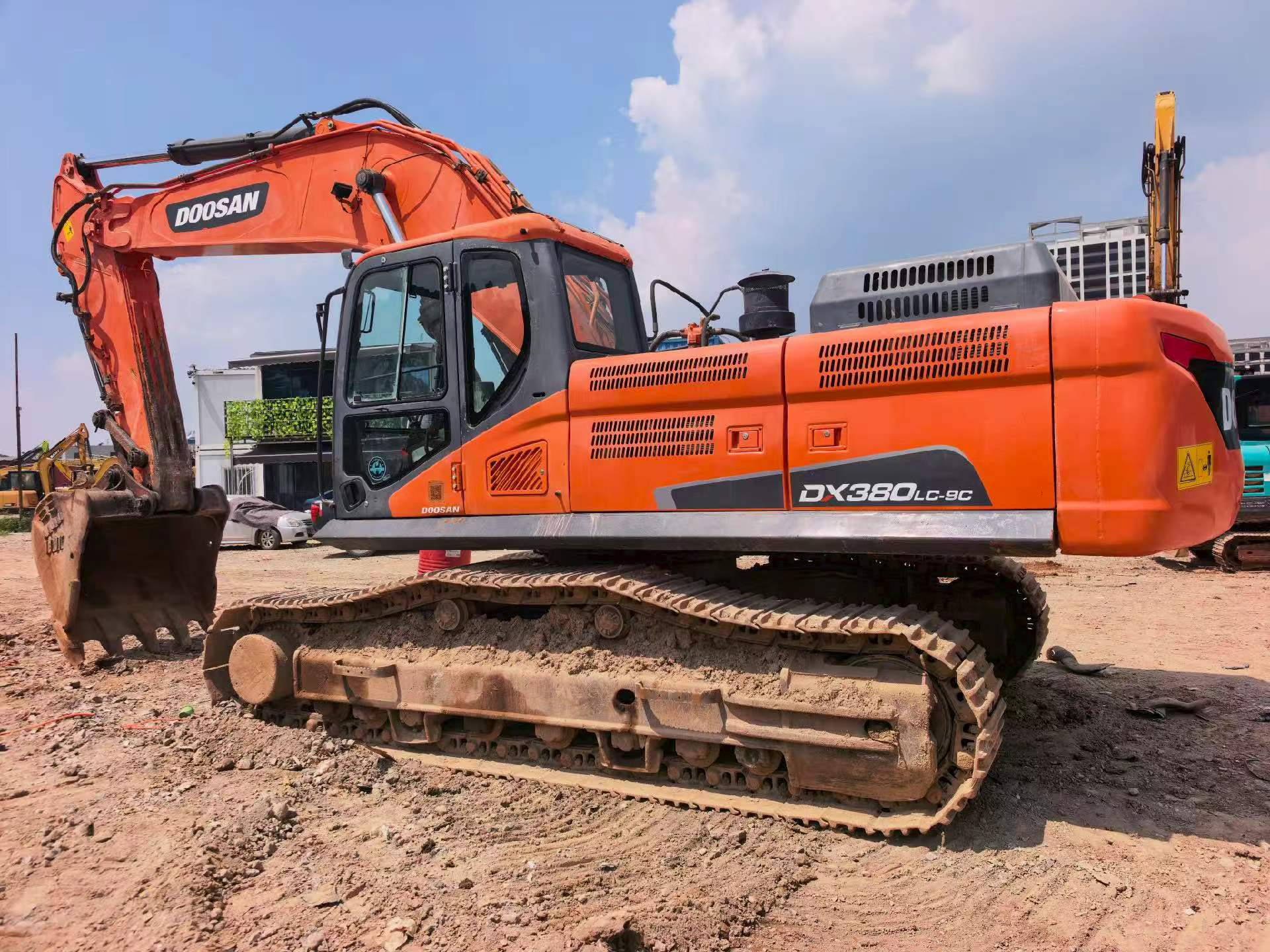 Compre Excavadora Doosan DX380LC-5 Usada / 2