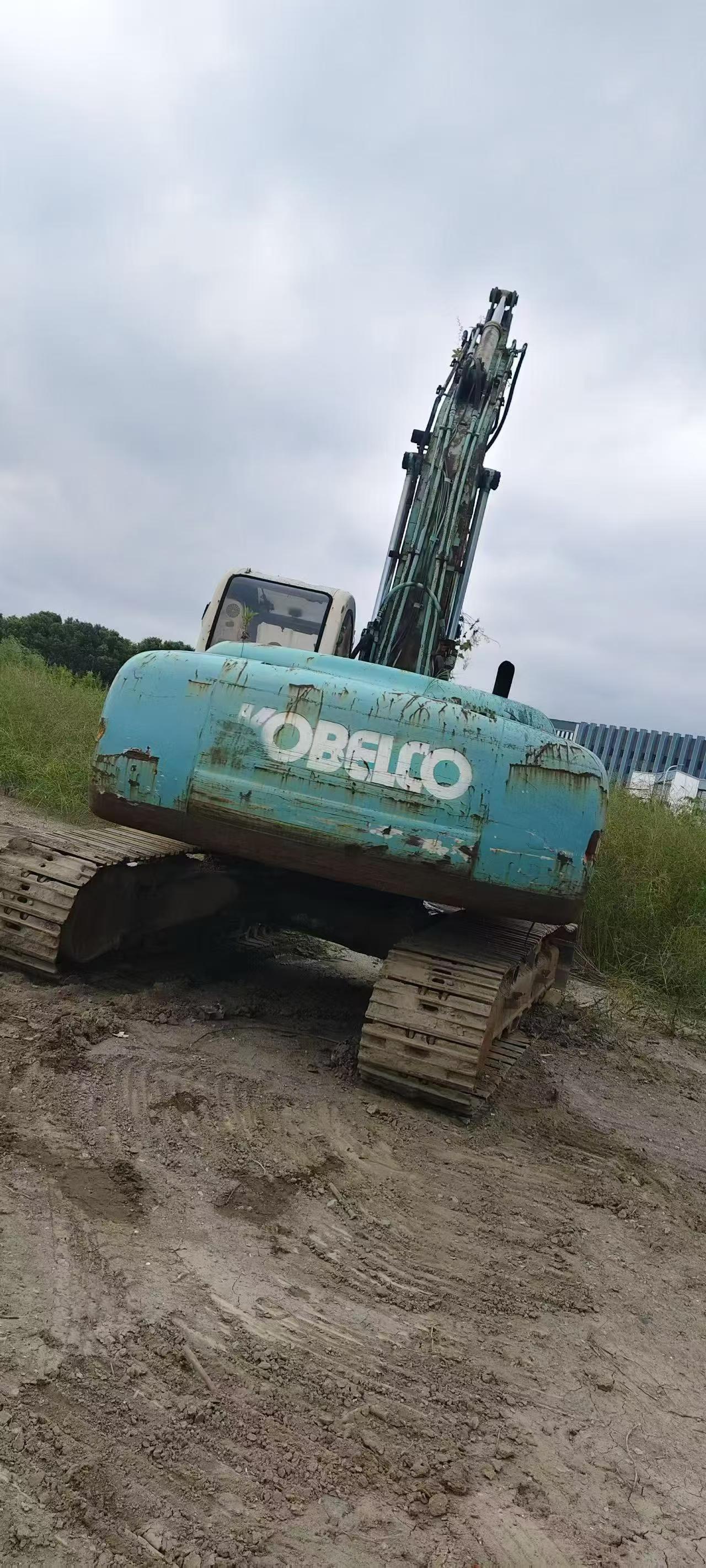 Купить Kobelco SK200 Подержанный Экскаватор