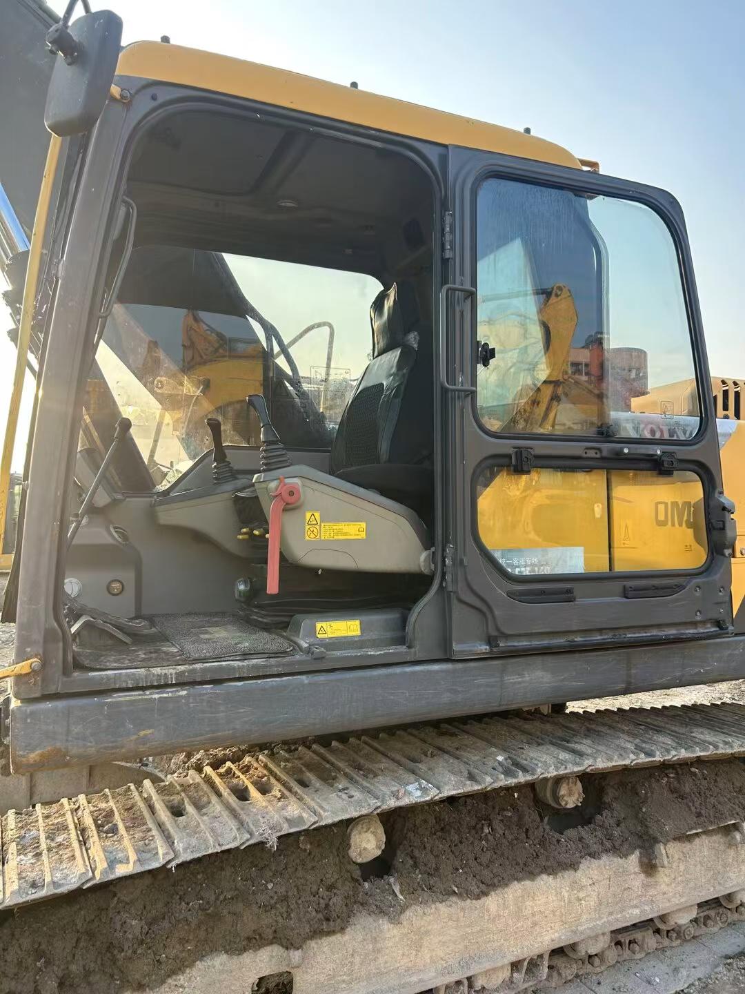 Купить Подержанный Экскаватор Volvo L220E / 4