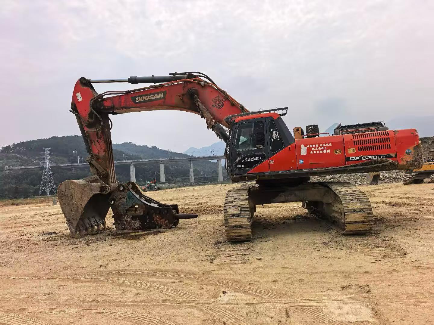Comprar Doosan DX520LC Usado Excavadora